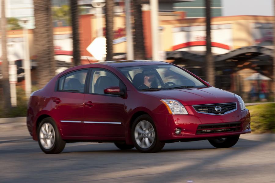  Nissan Sentra 2010 года  (фото 54 из 68)